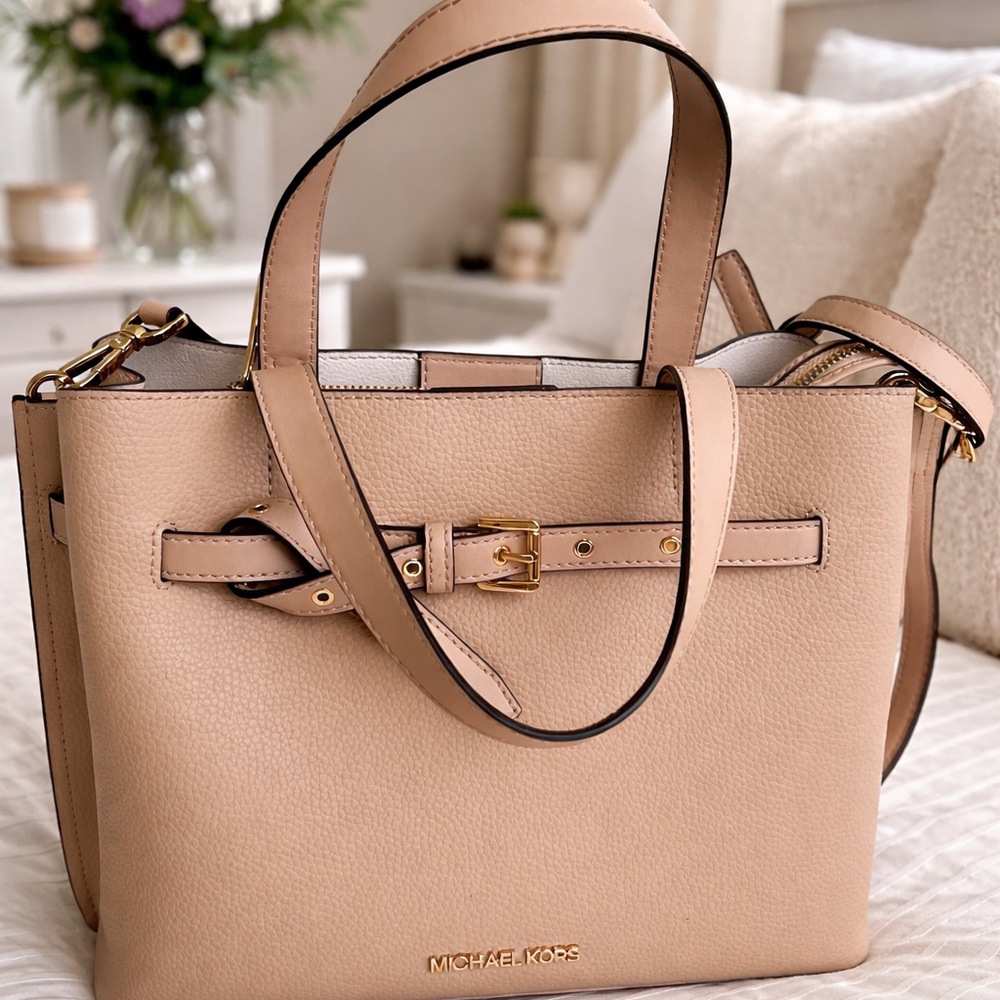 Michael Kors Beige Leather Shoulder Bag